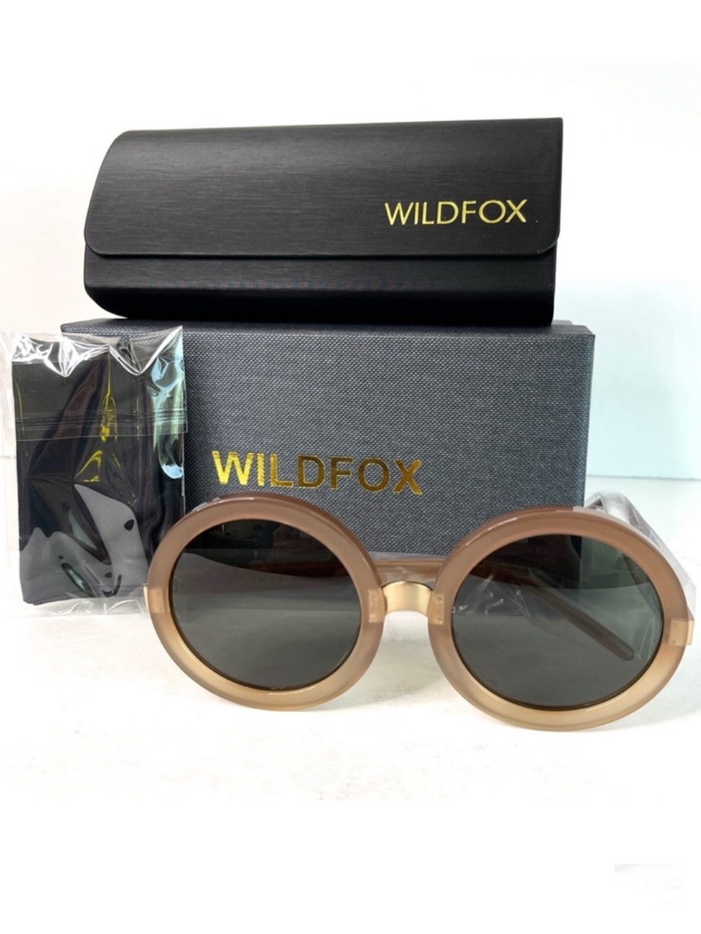 WILDFOX Malibu NEW Round Oversized Sunglasses Desert Taupe NEW With Case